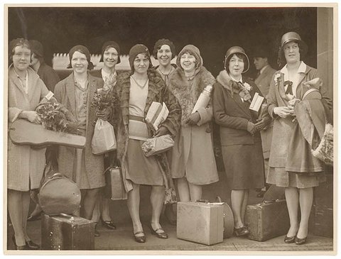 American women's jazz band "Ingenues", Central Station, Sydney, late 1920's - Sam Hood, 1920s