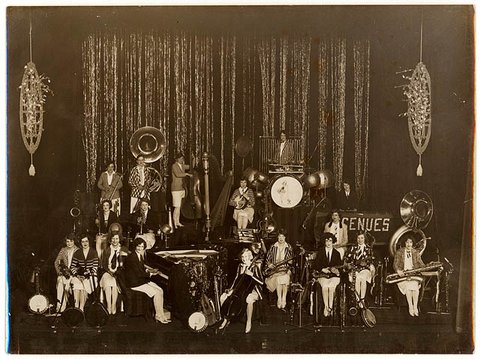 "Ingenues" on stage, 1928-1929 - by Sam Hood, 1925