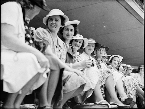 Second Test, Sydney, 1936 - by Sam Hood