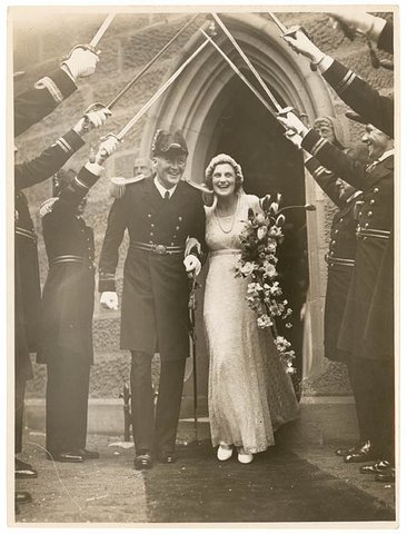 Wedding of Lieutenant-Commander R.P. Middleton of HMAS Sydney and Mary Harvey, St. Mark's, Darling Point, December 1936, by Sam Hood, 1935