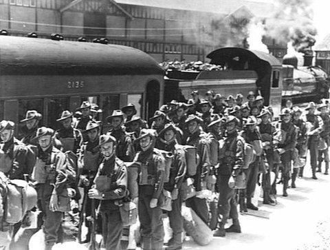 Australian 2-15th Battalion signallers at Sydney December 1940 (AWM photo 005560)