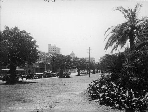 Elizabeth Street from Hyde Park, Sydney from The Powerhouse Museum Collection, c. 1900