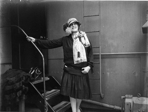 Star singer of the Fuller-Gonsalez Opera Company arriving in Sydney, 1928