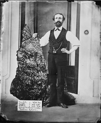 B.O. Holtermann with the Holtermann Nugget, North Sydney, 1874-1876 ? - American & Australasian Photographic Company, 1872–76