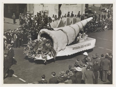 Massed floats, c. 1930s, by Sam hood