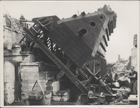 North pivot bearing for the Sydney Harbour Bridge, 1927