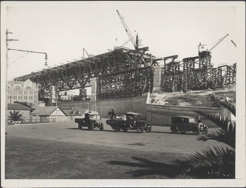 Construction of southern approach to the Sydney Harbour Bridge, 1927