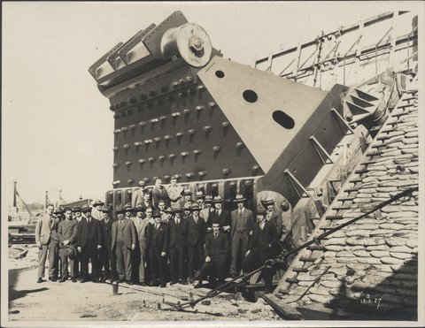 Construction of Sydney Harbour Bridge main bearing, 1927