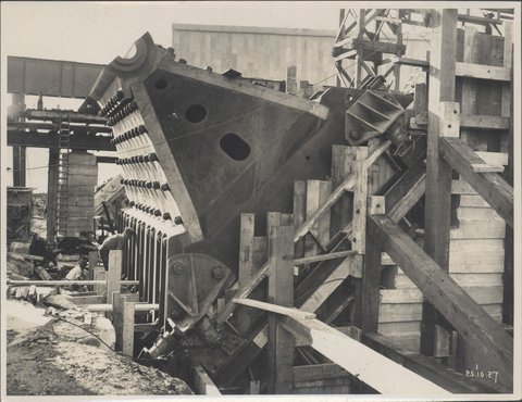 North pivot bearing for the Sydney Harbour Bridge, 1927
