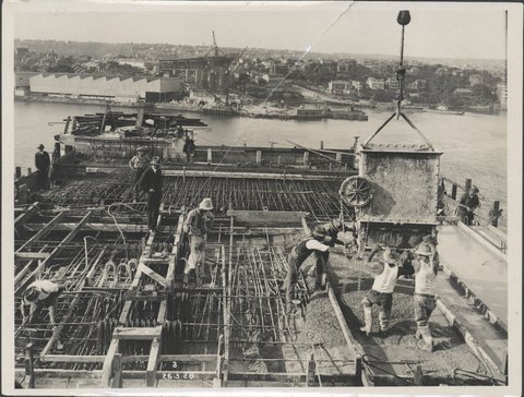 Pouring concrete on the southern platform of the Sydney Harbour Bridge, 1928