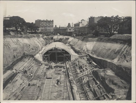 Construction of train tunnel Hyde Park, 1923