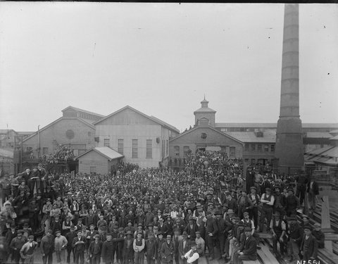 Clyde workforce assembled in yard, c. 1988