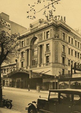 Exterior of Regent Theatre, Melbourne, 1924 - 1934, 1929