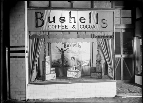 C.M.Porter's shopfront, 1933