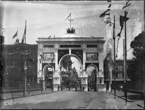Federation arch over street, 1900