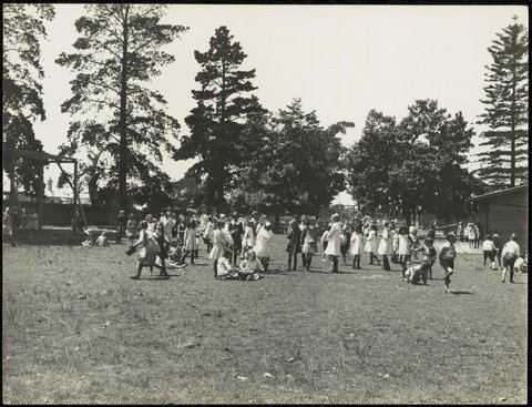 Brighton-le-Sands Public School - play time, c. 1920