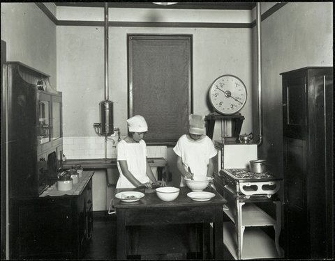 Burwood Girls High School (Burwood Central Domestic Science School) - cooking class, c. 1930