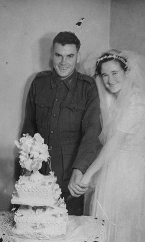 Jessica Rowe and Lisle Rowe on their wedding day, 1942