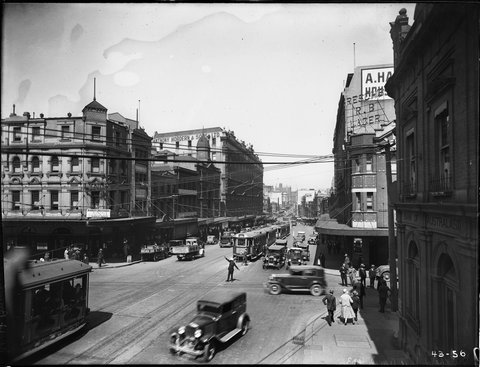 Electric trams, Brickfield Hill, Sydney, c. 1900