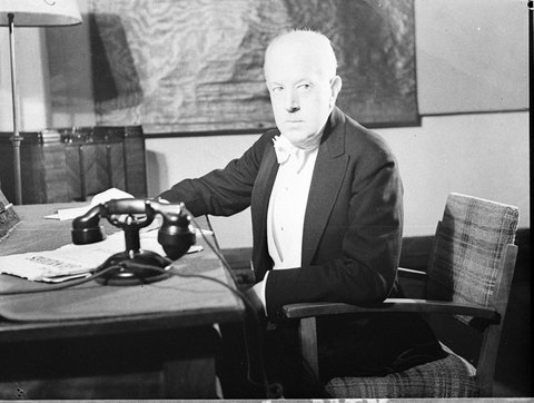Edgar Bainton, Head of Sydney Conservatorium as Melbourne radio quest judge, 1936