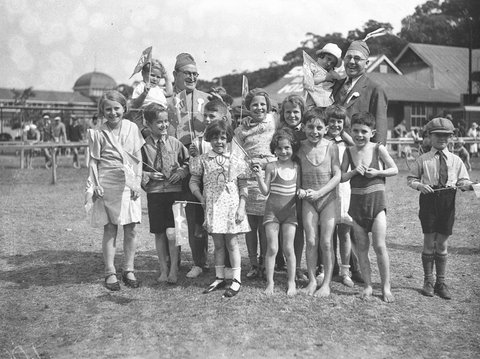 Government Transport Employees' Picnic at Clifton Gardens, 1929, by Ted Hood