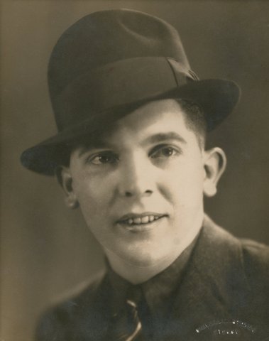 P02547.001SiffleetPortrait, c. 1941