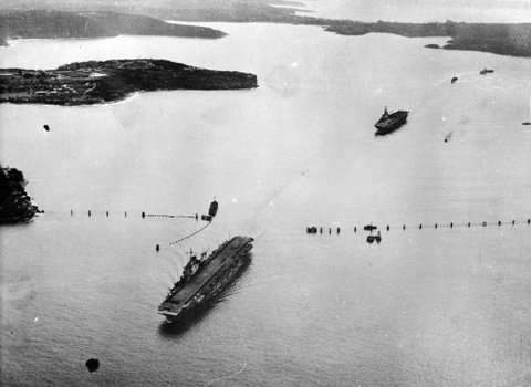 HMS Formidable and HMS Implacable return to Sydney, 1945