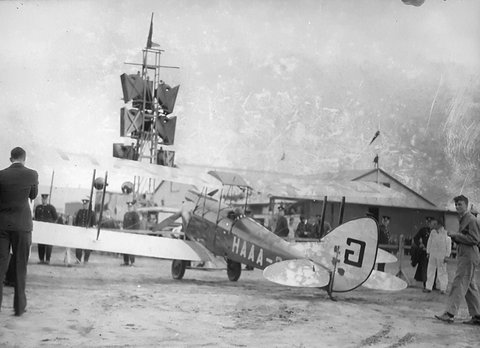 Amy Johnson's plane Jason Mascot and brain 1930 on145 v.01 052