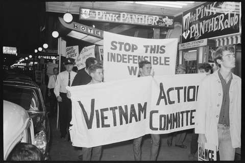 Anti-Vietnam War demonstration Martin Place to Garden Island Dock, Sydney, NSW 1966-04-15