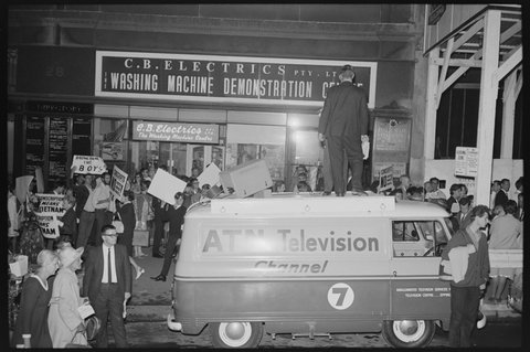 Anti-Vietnam demonstration Martin Place to Garden Island Dock, Sydney, NSW 02 1966-04-15
