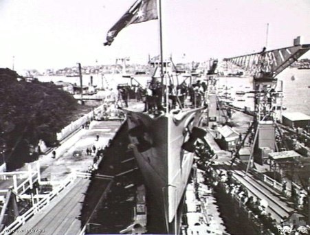 HMAS Brisbane launching 1915 AWM P00444.136