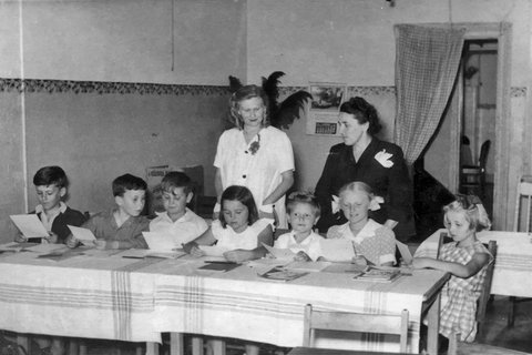 1952 - First Ukrainian school in Australia - children with teachers at the YMCA Pitt St Sydney
