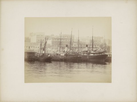 Boten aan de kade in de haven van (vermoedelijk) Sydney, RP-F-F01103-S, 1890–1901