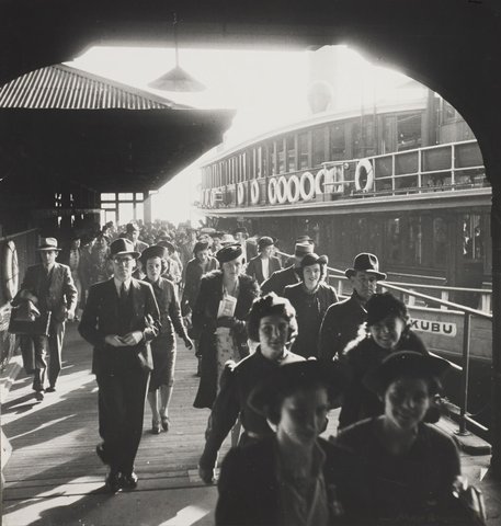 Sydney Ferry KUBU at Circular Quay photo by Max Dupain 1938
