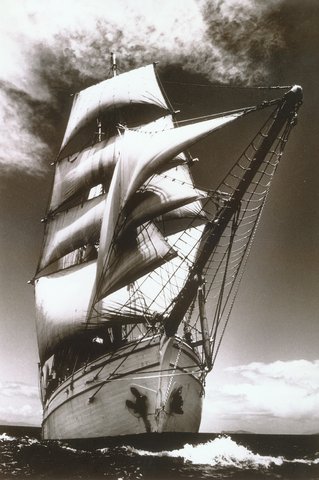 Tall ship SOREN LARSEN (1949) enters Botany Bay, 1988