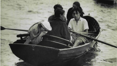 Victims of Sydney Ferry RODNEY are rowed ashore 13 Feb 1938