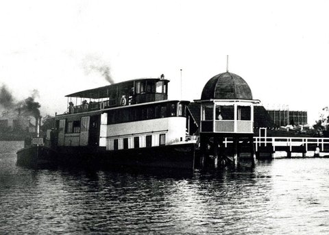 Sydney ferry HALCYON at Yaralla wharf Parramatta River 1912