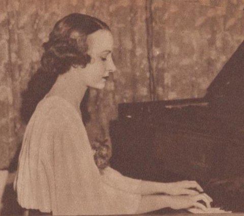Enith Clarke at the piano, 1936