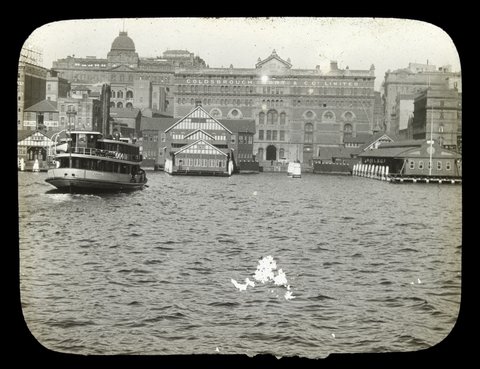 Sydney ferry KANANGRA approaches Circular Quay 1910s, 1910–20