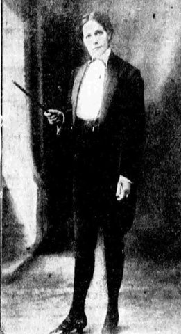 Madame Dante, 1900