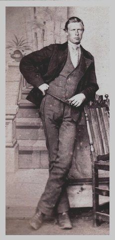 Gwynneth de Candia Powys-Vaughan , English cartographer - youth trip to Australia 1902
